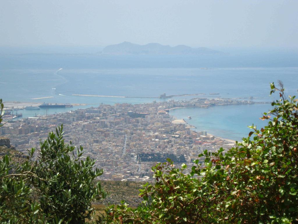 Ai Due Cortili Apartment Trapani Bilik gambar