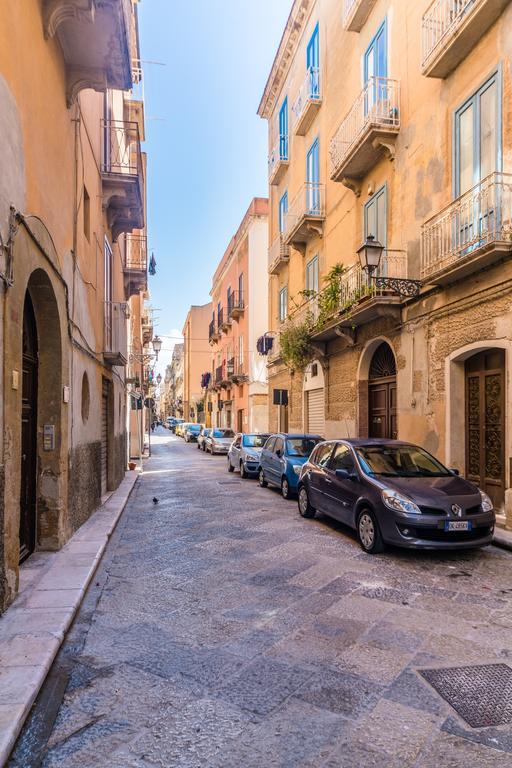 Ai Due Cortili Apartment Trapani Luaran gambar